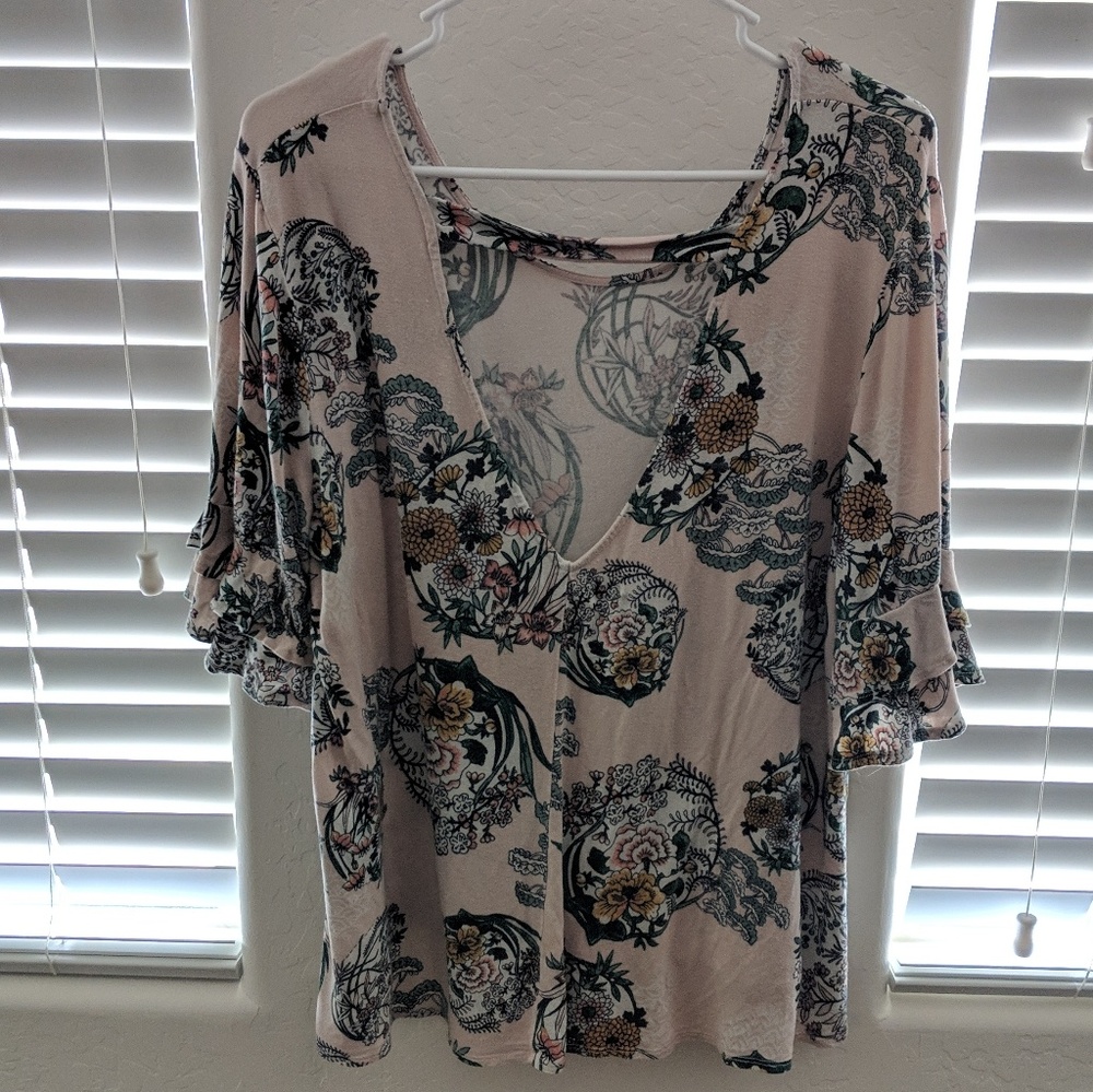 ❇️ Maurices - Cream & Floral Blouse - Size XXL❇️